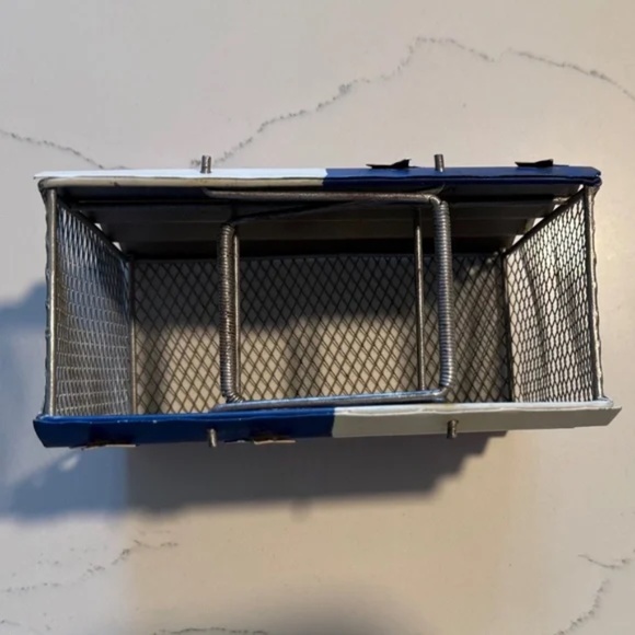 Russ Berrie | Vintage Handpainted USA Patriotic Flag Metal Utensil Basket - Picture 4 of 10